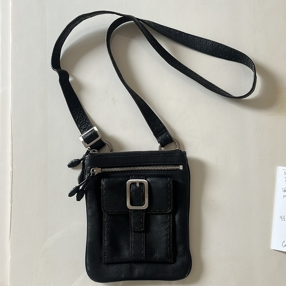 COLE HAAN crossbody. - Picture 1 of 10